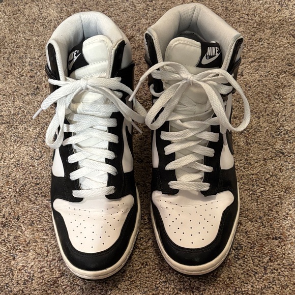 Nike Women’s Dunk Sky Hi - Picture 3 of 3